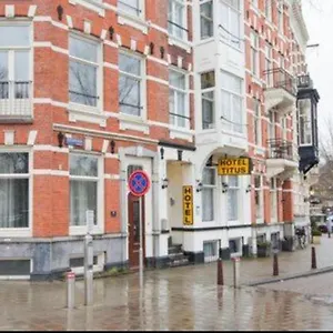 Titus Centre ** Amsterdam